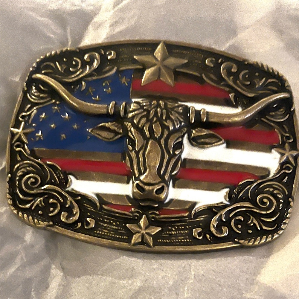 New Patriotic Longhorn Belt Buckle Gold Patina Tone American Flag Background.